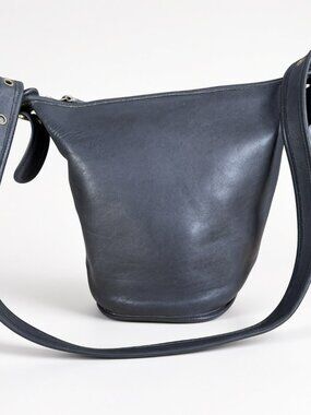 Vintage Coach #9953 Black Leather Bucket Bag Shoulder Handbag 12"